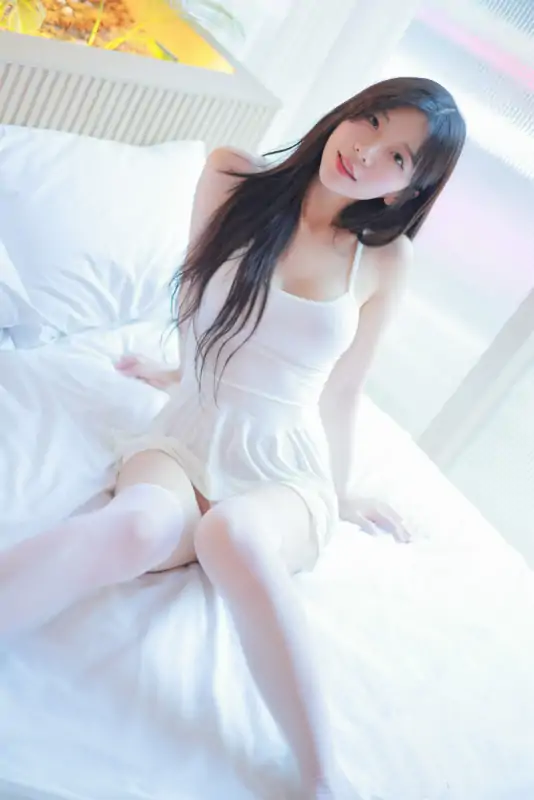 李素英leeesovely四月新作 [70P+2V/419M]