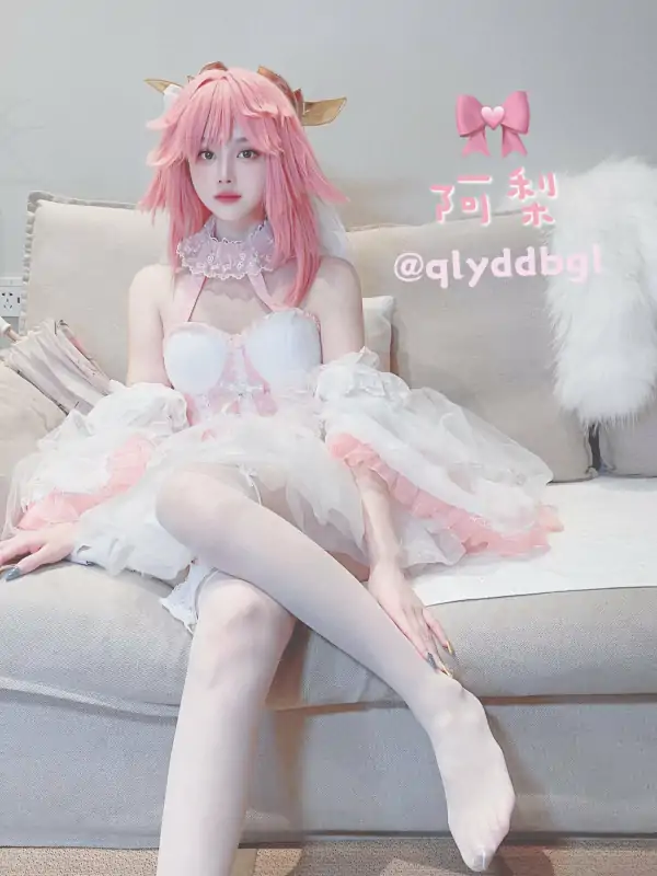 高颜值白虎网红阿梨(清梨)私拍视图合集 [36P+15V/281M]