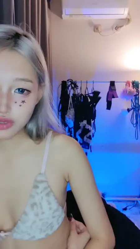 小雨有点热 [32P+32V/50.74GB]