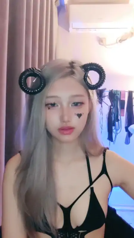 小雨有点热 [32P+32V/50.74GB]