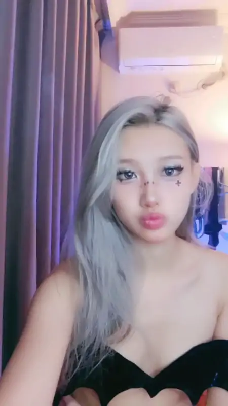 小雨有点热 [32P+32V/50.74GB]