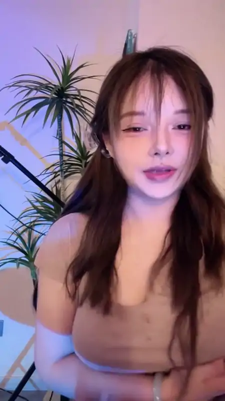 秀人翘臀美女唐泽雪直播合集 [6V/2.4G]