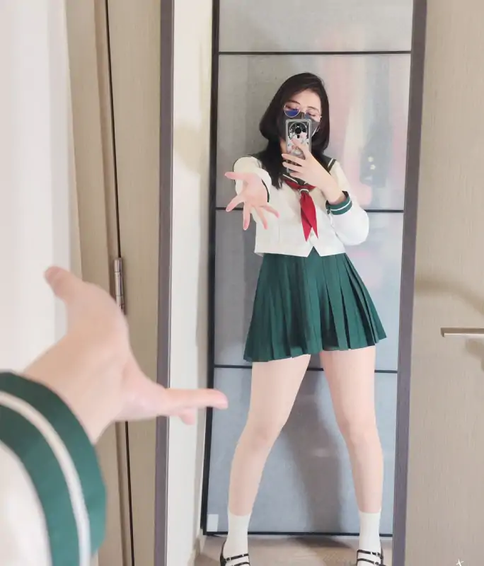 反差网红Naimi奶咪(奶味小咪)四月新作戈薇服 [37P+7V/966M]