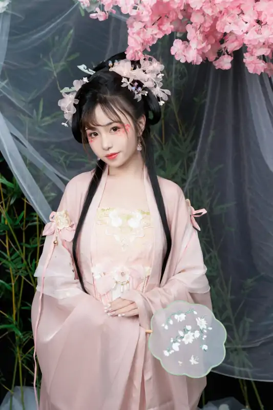 爆机少女喵小吉新作子不语与清平乐两套 [176P+4V/1.26G]