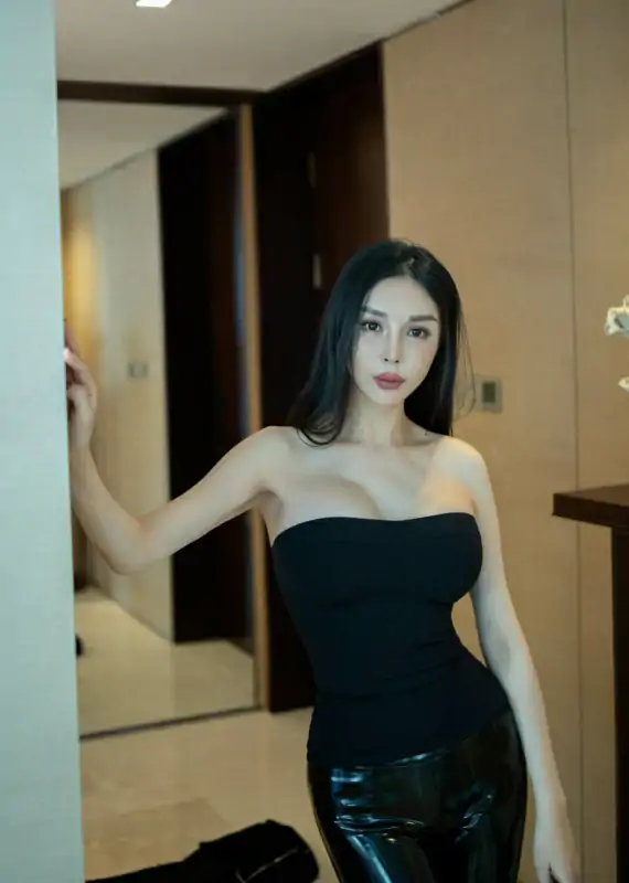 秀人网巨胸模特田冰冰尺度私拍视图合集 [191P+10V/2.28G]