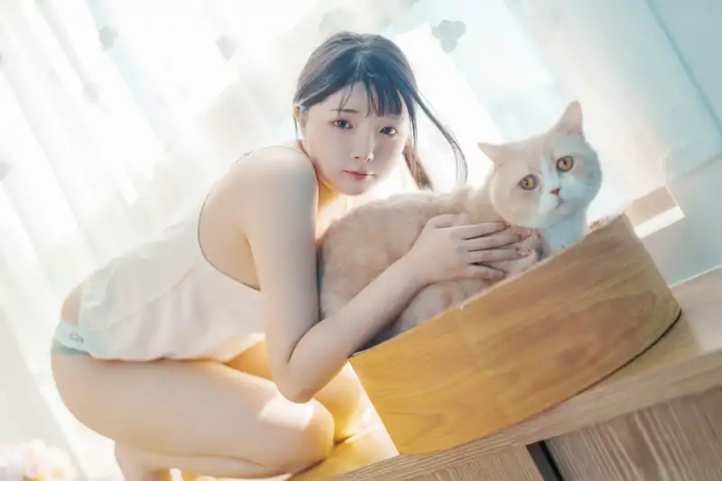 极品网红落落Raku EATME订阅新作合集 [136P+1V/1.33G]