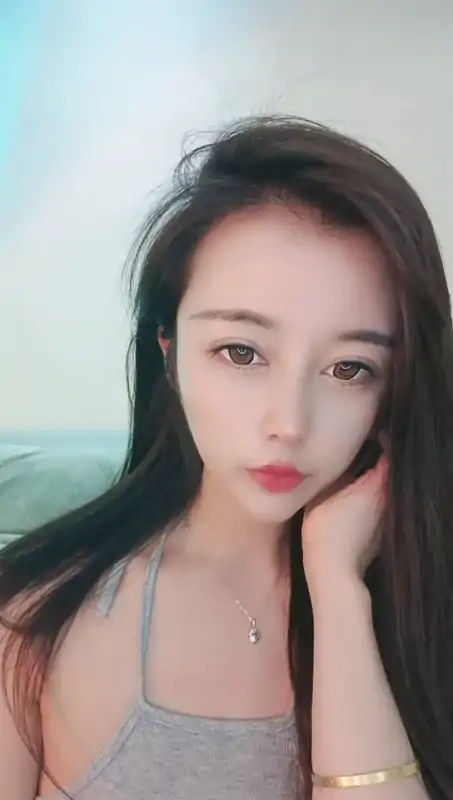 极品高颜值主播一库一库尺度秀 [4V/2.47G]