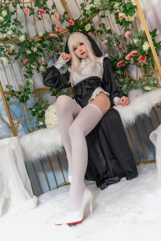 极品网红黏黏团子兔写真作品五套原版合集 [242P/2.84G]