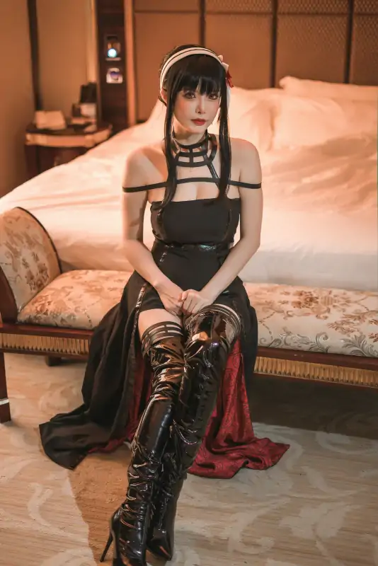 高质量网红秋和柯基(夏小秋)写真作品七套新作合集 [307P+5V/2.13G]