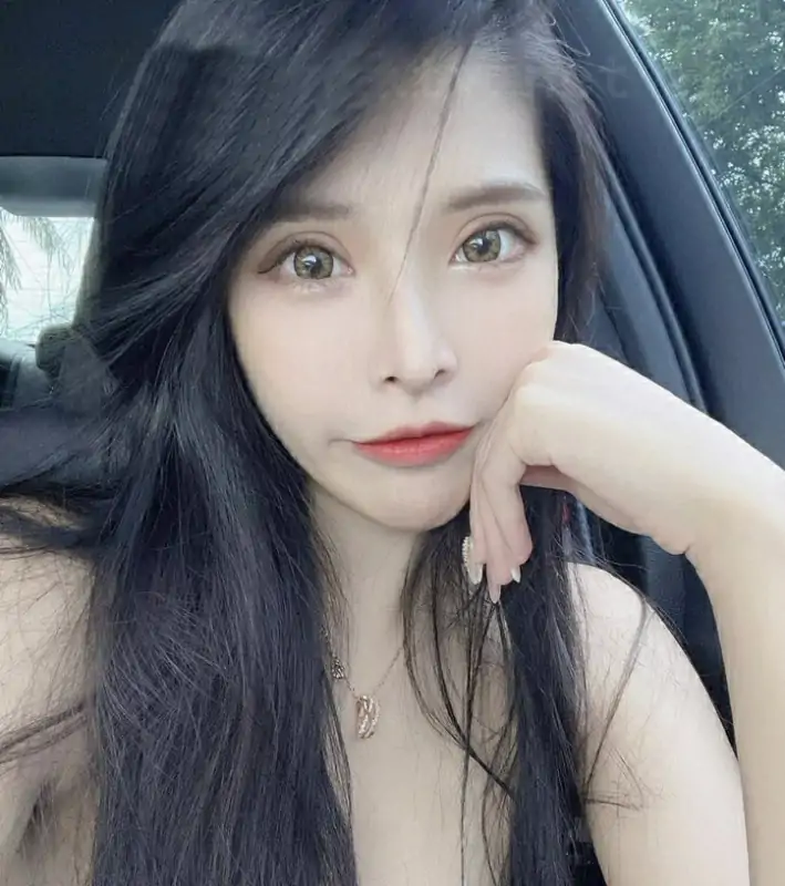 清纯巨胸网红fifibb520高阶会员视图合集 [24P+123V/1.5G]