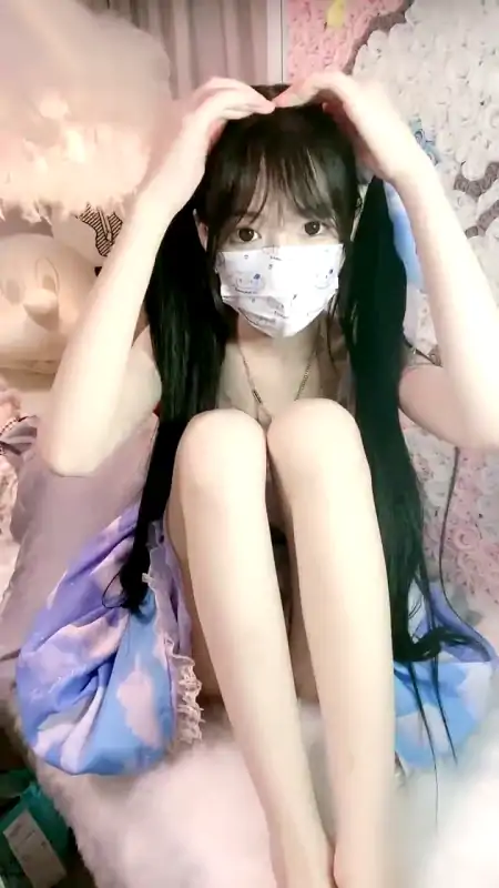 清纯系萝莉黎酱不爱吃青菜尺度秀第二期 [6V/2.76G]