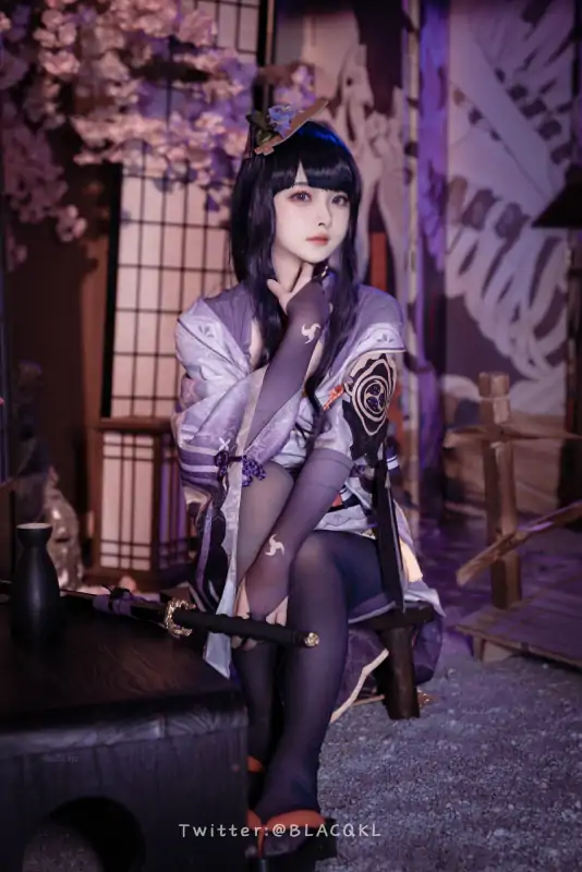 高质量coser白莉爱吃巧克力雷电将军 [57P/255M]