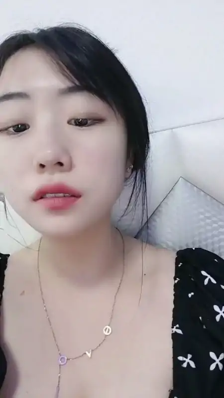 极品大胸妹00后超级凶尺度秀 [8V/2.34G]