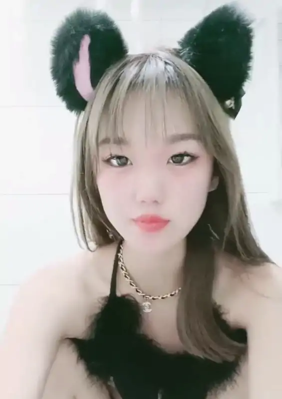 美腿主播木槿七七一字马秀 [1V/1.39G]