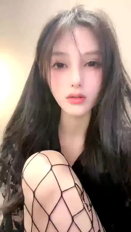 高颜值主播香奈奈尺度秀 [4V/2.35G]