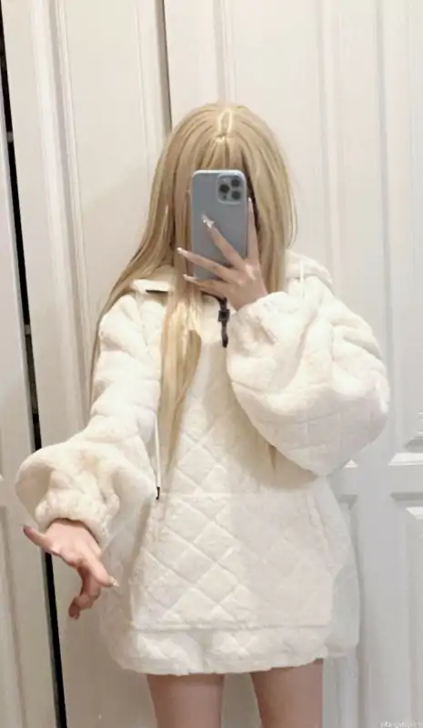 高质量网红点点尺度私拍视图合集 [24P+26V/739M]