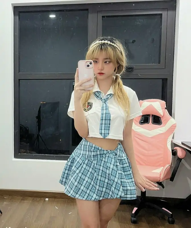 yuumeilyn(linhi_cute)Onlyfan视图作品合集 [301P+60V/2.46G]