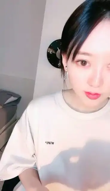 高质量女神Gaga尺度秀 [3V/2.13G]