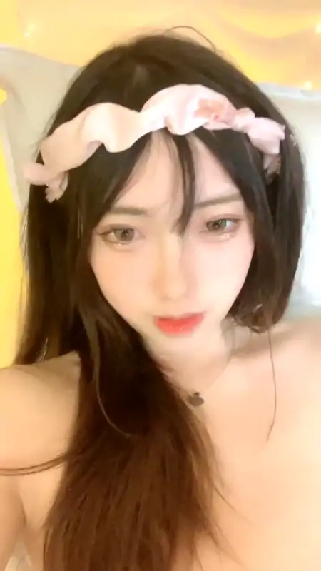 清纯系主播爱丽丝尺度秀 [8V/2.28G]