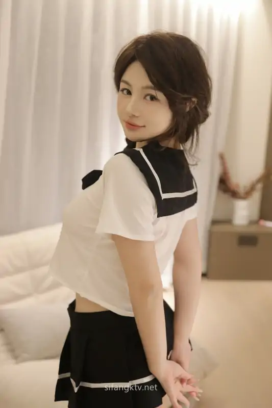 秀人网巨胸模特沈思怡JK清纯学妹与死库水两套 [205P/534M]