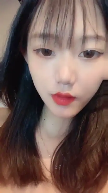 高颜值主播小芊舞蹈秀 [5V/2.39G]