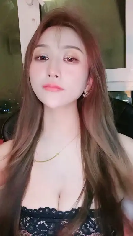 高颜值女主播凯瑟琳尺度秀 [8V/2.55G]