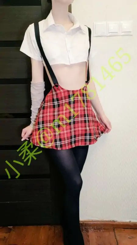 极品网红一定是小柔啦尺度私拍视图合集 [56P+176V/693M]