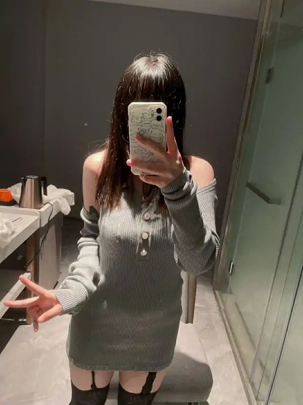 推特网红莉莉嗷尺度私拍视图合集 [179P+32V/513M]