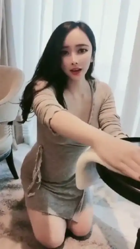 极品韵味女主播梦菲桐香土豪订制私拍合集 [5V/2.58G]