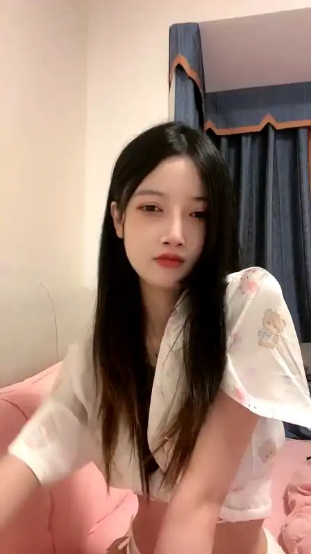 大长腿纯欲天花板女神 小蝴蝶会飞 [3V/2.15G]