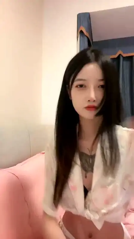 大长腿纯欲天花板女神 小蝴蝶会飞 [3V/2.15G]