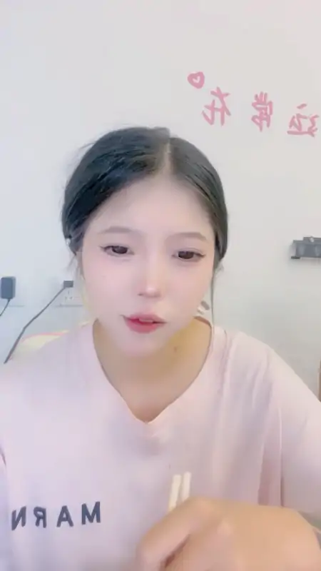 美腿黑丝花臂颜值女神 迷人的乖宝 作品 [5V/4.62G]