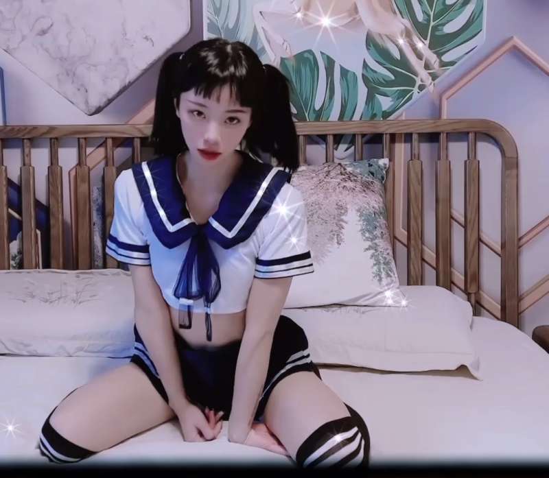 紫萱(宸荨樱桃) 干爹的双马尾学生服女儿 [1V/1.15G]