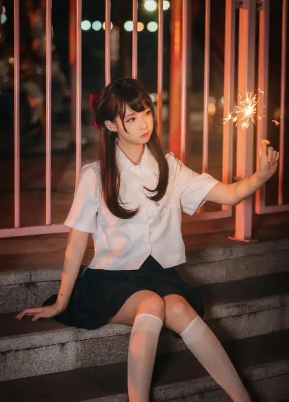 拿相机的执义 53套写真合集下载 [8.6G]