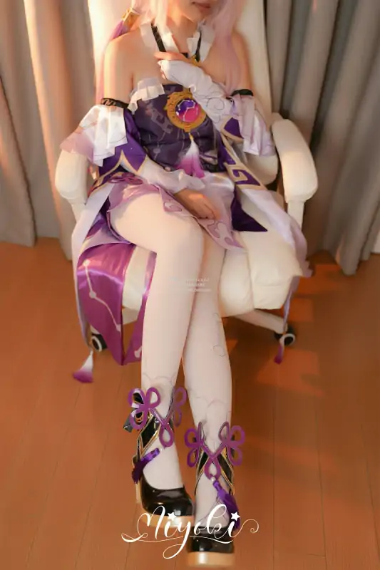 铃木美咲 美脚的赐福 [20P+1V/147M]