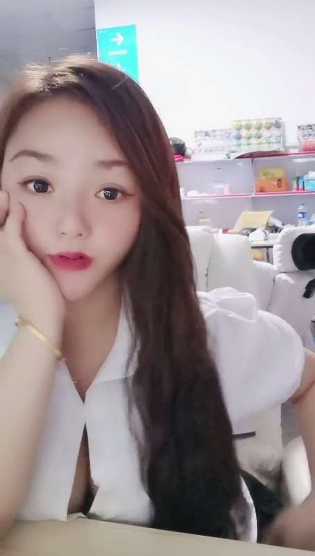 人来人往的快鸟驿站妹子 快递小妹 [4V/2.24G]