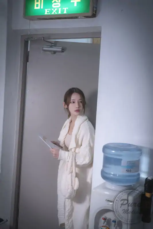 韩国极品模特Yeha写真新作六套 [1047P+1V/2.26G]