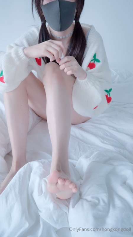 HongKongDoll(玩偶姐姐) 24.4.8私信涂趾甲油 [1V/522M]
