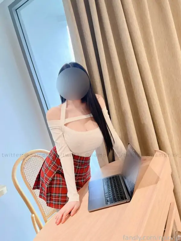 极品巨胸网红npxvip(namprikk)九月作品 [3V/2.21G]