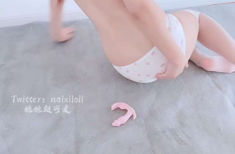 狍崽饭 (狍崽子) 白丝草莓内裤 [1V/1G]