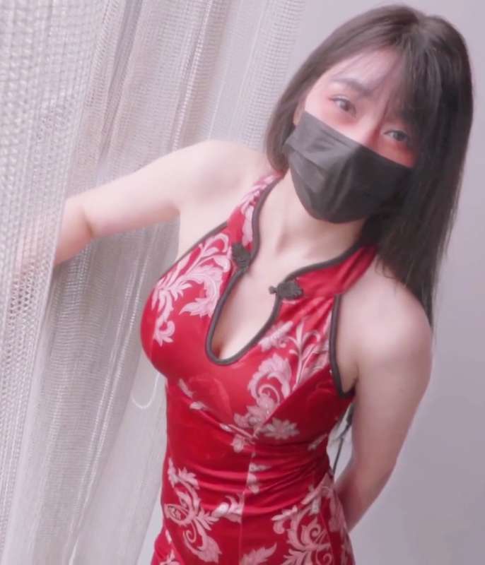 小水水 红色旗袍少女 [1V/1.18G]