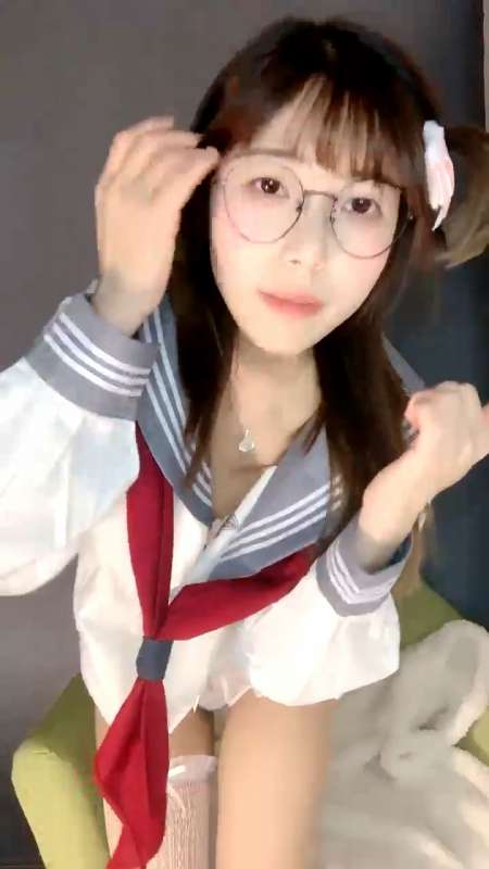 超可爱清纯萌妹子 吐槽牙膏 [5V/1.1G]