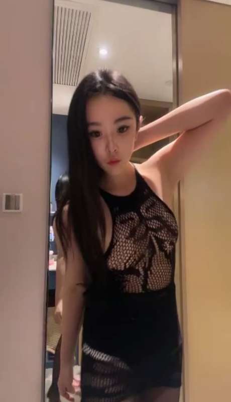 黑丝高颜值网红脸女神 西塔 47小时合集 [14V/28.7G]