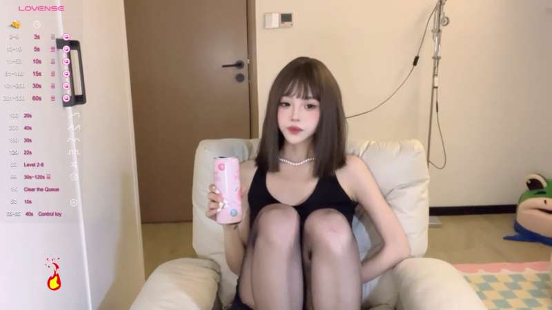 完美身材黑丝超可爱妹子 Andy_coco [5V/3.02G]