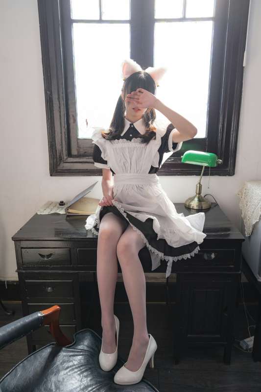 森萝财团 小七 NO.03 女仆-R18(无水印版) [160P+1V/7.19G]