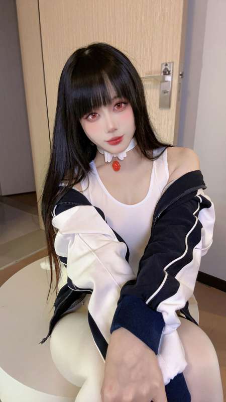 九言 白色体操服 [32P+5V/247M]