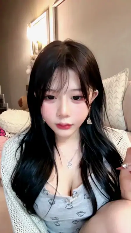 最美反差妹纯爱猪猪侠直播视频 [5V/1.8G]