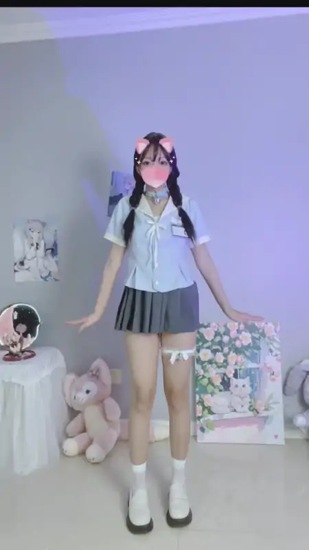 可爱女神小仙云儿八月会员群舞蹈 [24V/585M]