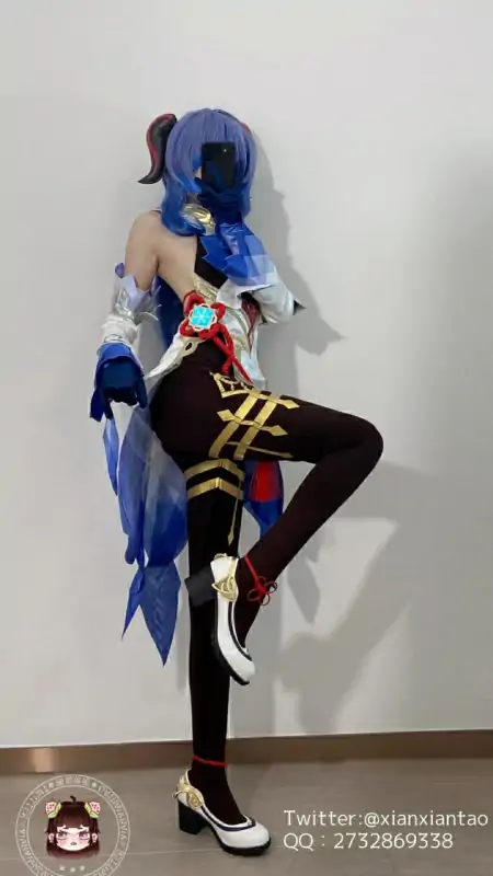 推特小姐姐仙仙桃会员新作三套合集 [46P+4V/1.7G]