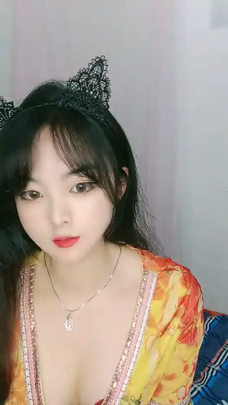 清纯女神来抓你尺度秀 [3V/2.52G]